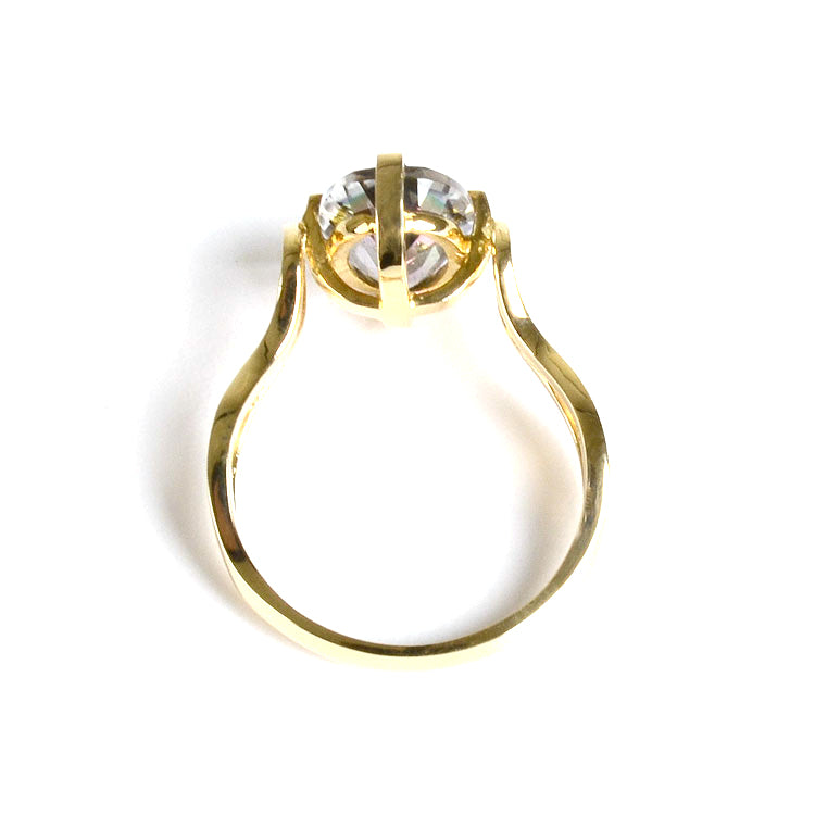 Elegant Gold Ring with Mystic Topaz